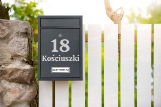 SKRZYNKA POCZTOWA NA LISTY GUSTAV ANTRACYT Z NAPISAMI