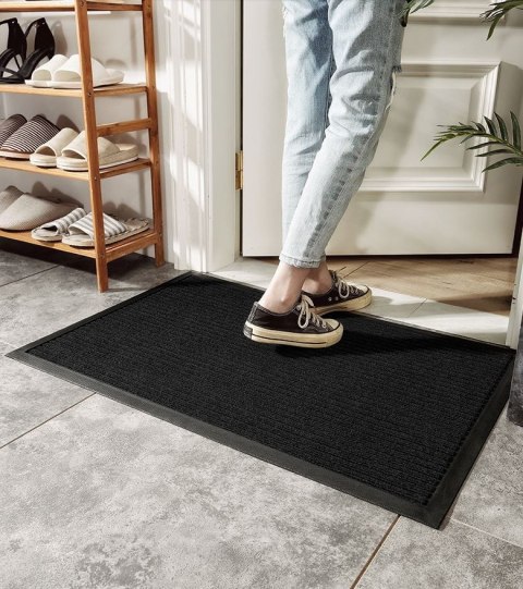 WYCIERACZKA DO BUTÓW WEJŚCIOWA POD DRZWI 80X120 CM YOLANDA CZARNA
