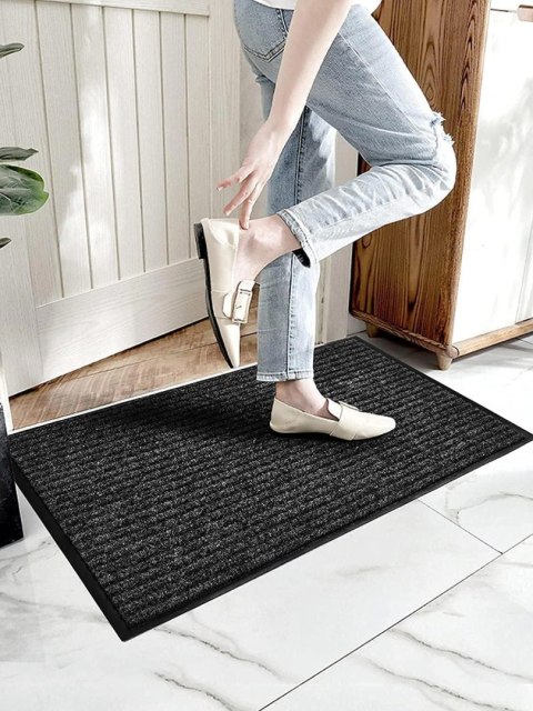 WYCIERACZKA DO BUTÓW WEJŚCIOWA POD DRZWI 90X150 CM VALERIA CZARNA