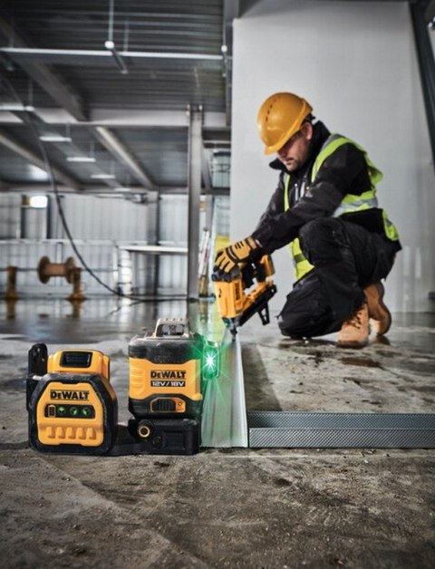 LASER LINIOWY 3-PŁASZCZYZNOWY 12/18V ZIE. WIĄZKA XR 1*2.0AH