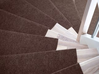 Dywanik na stopnie STEPI brązowy